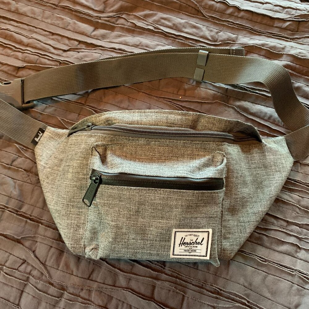 classic herschel fanny pack
